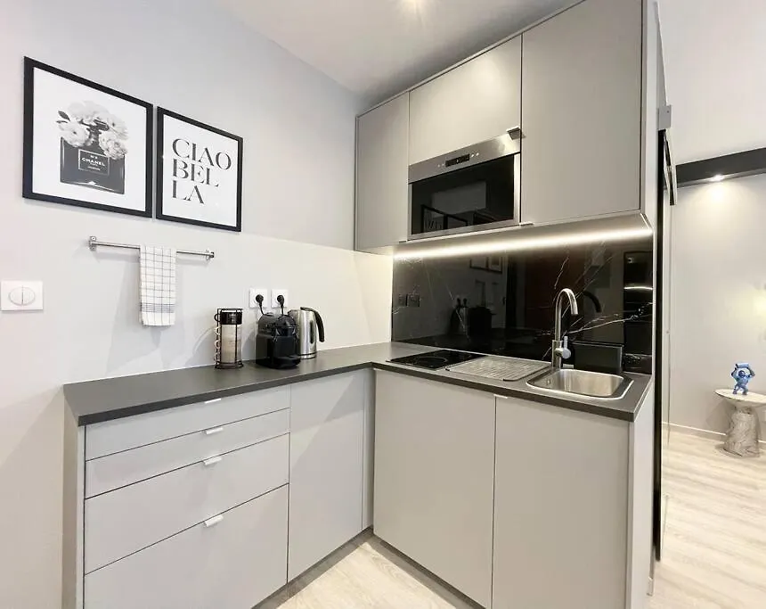 Charming Studio Paris Marais, Republique, Bastille France
