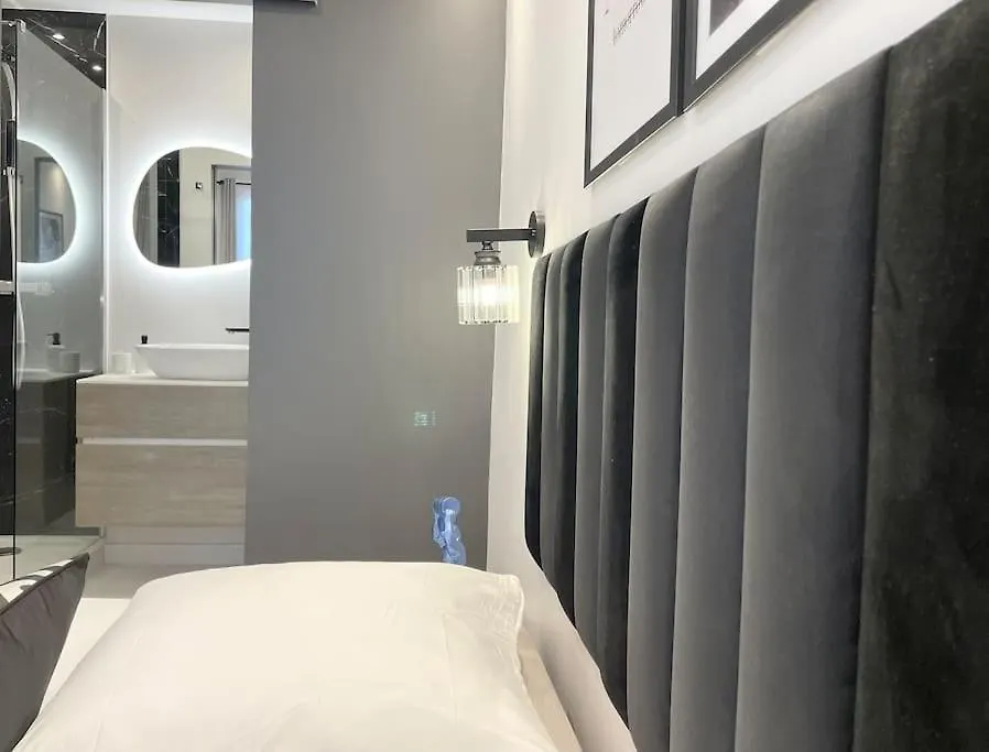 Charming Studio Paris Marais, Republique, Bastille Apartment